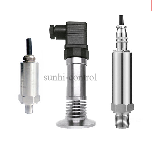 Flat diaphragm pressure transmitter